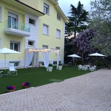 Frühstückspension Chartaria